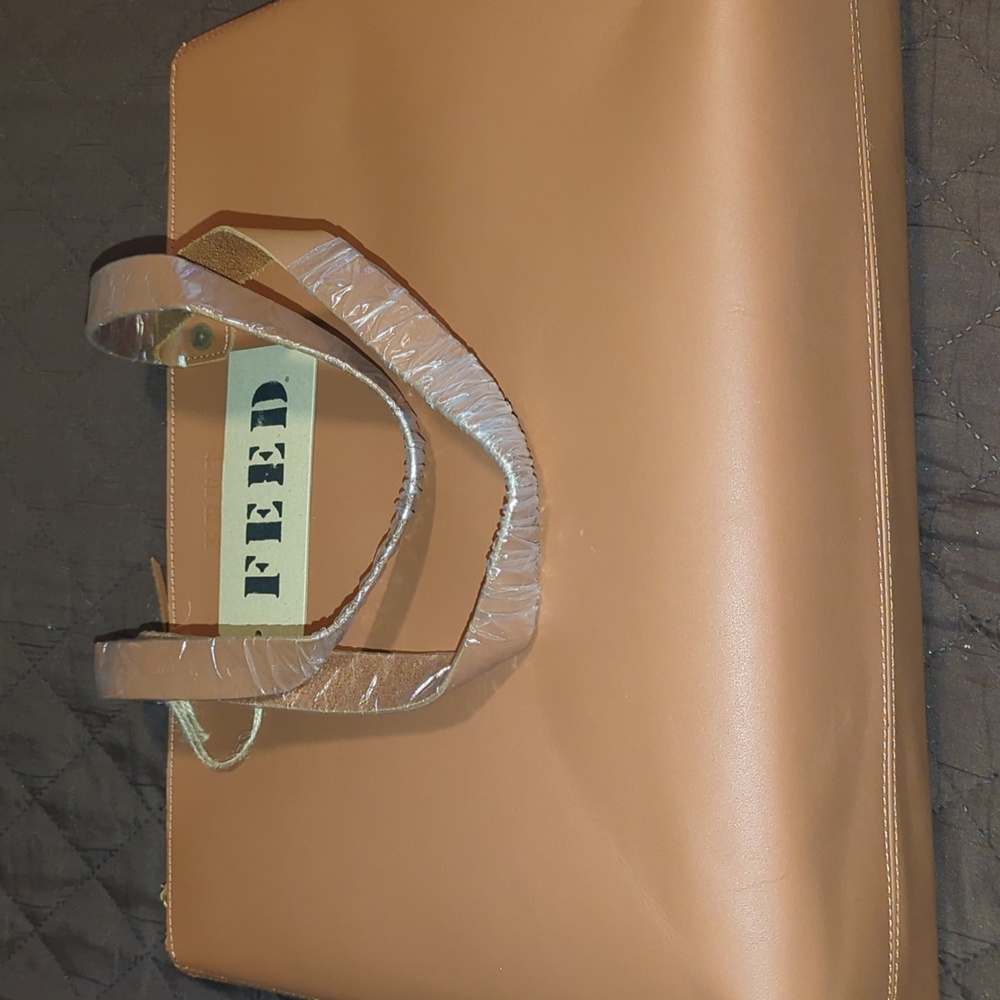 Feed Large Purse - Picture 3 of 8
